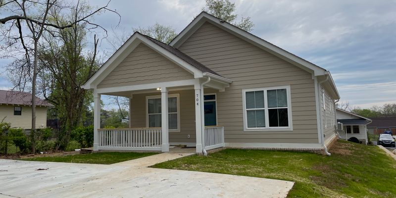 Chattanooga House: 704 Moore St