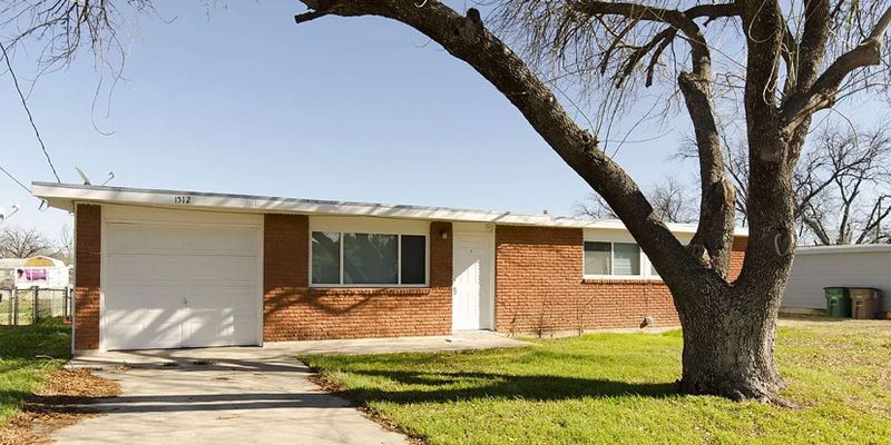 San Angelo House: 1512 Fulton St