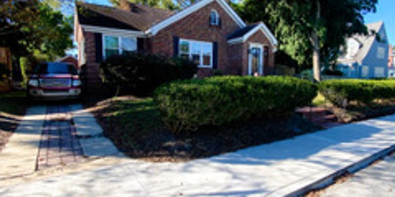 Savannah House: 207 E 51st St