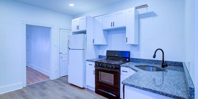 Lancaster Apartment: 649 St Joseph St