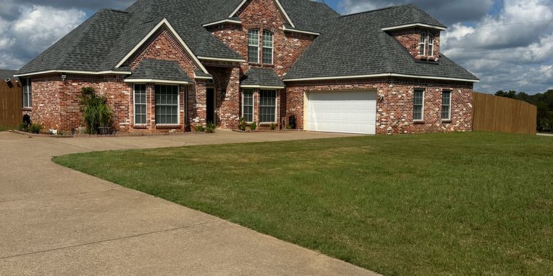 Athens House: 1580 Cream Level Rd