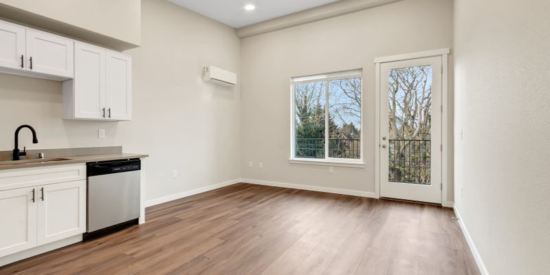 Tacoma Apartment: 2108 S J St