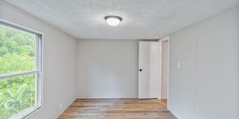 425 Eagle Way 2.0-12.jpg