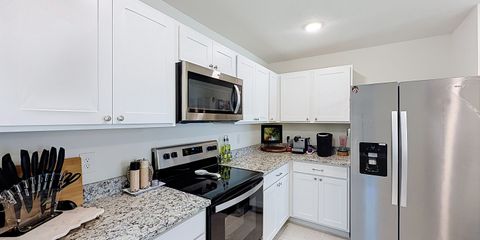 339-towns-cir_00001 (3).jpg