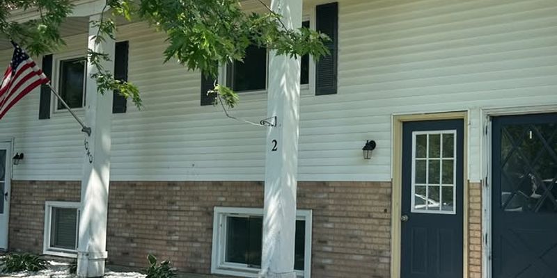 Adrian Apartment: 1040 Bowerman Dr.