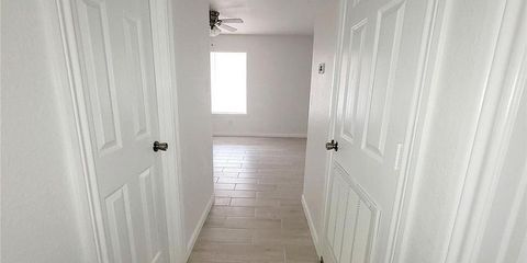 17 hallway.jpg