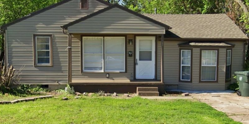 Midwest City House: 316 E Jarman Dr