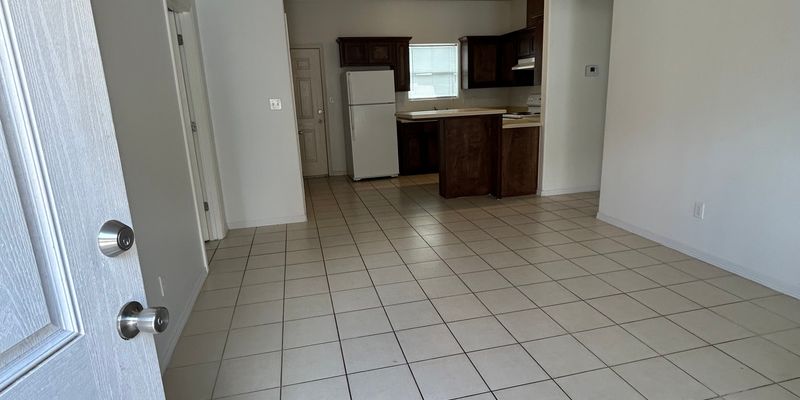 Alton Apartment: 3001 Diamond Head Ave