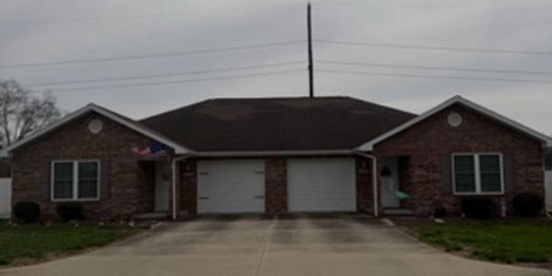 Vincennes Multiplex: 218 Dale Haven Drive