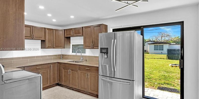dania beach House: 4156 SW 49th Ct
