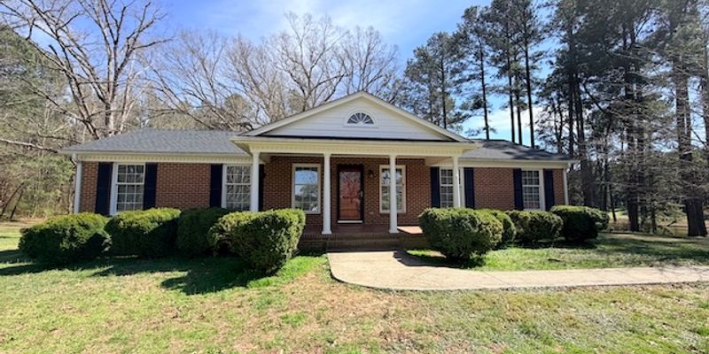 South Hill House: 2105 Goodes Ferry Rd