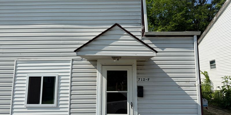 Steubenville House: 710 Dock St
