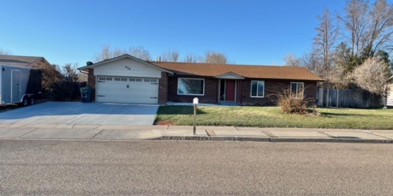 Vernal House: 658 E 250 N