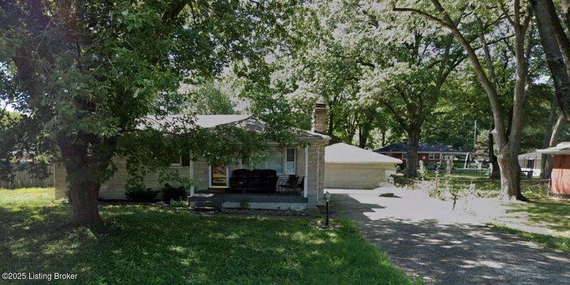 Louisville House: 5414 Bungalow Dr