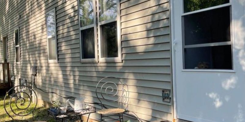 New Prague House: 514 Main St E
