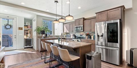 11-011_Kitchen.jpg