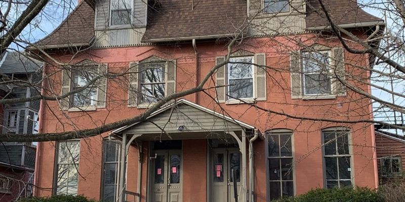Reading Apartment: 413-415 Woodward Street
