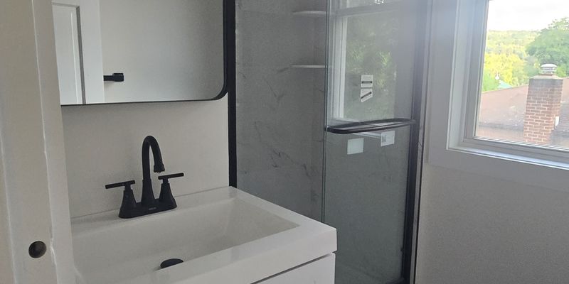 Brewster Apartment: 15 Park St