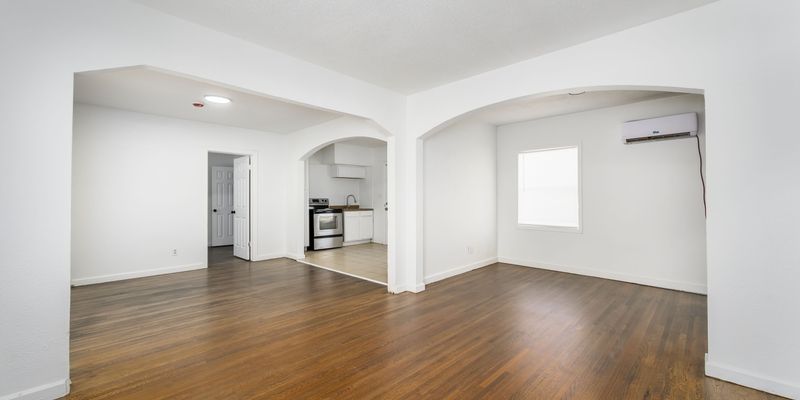 Wichita Apartment: 826 N Oliver St