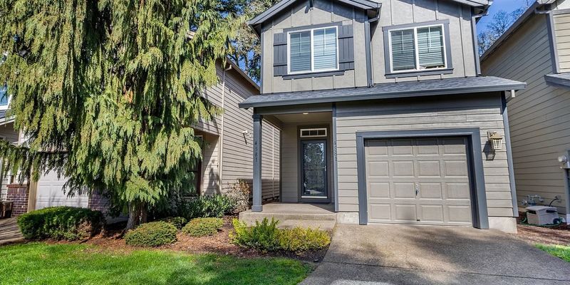 Hillsboro House: 4581 SE Satinwood St