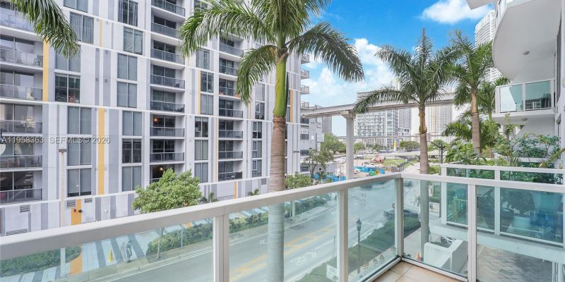 Miami Apartment: 41 SE 5th St
