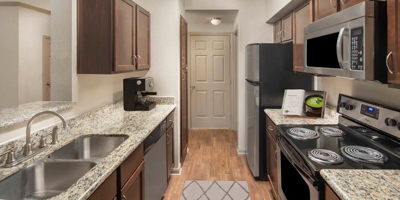 Houston Apartment: 2898 Milam St