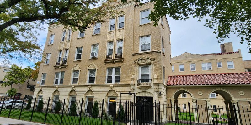 Chicago Apartment: 5017 N Wolcott Ave