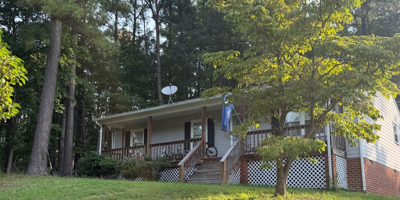 Mechanicsville House: 7032 Claybird Ln