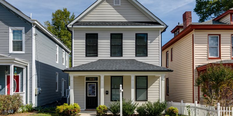 Richmond House: 313 W 26th St