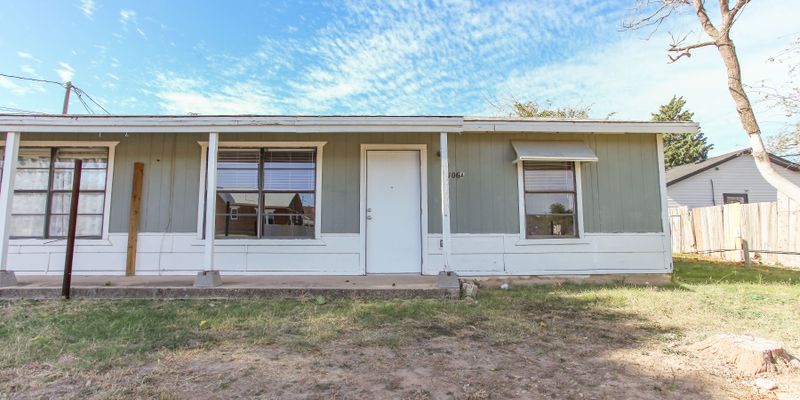 Big Spring Apartment: 1406 Goliad St