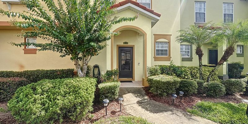 Davenport House: 346 Monroe Cir