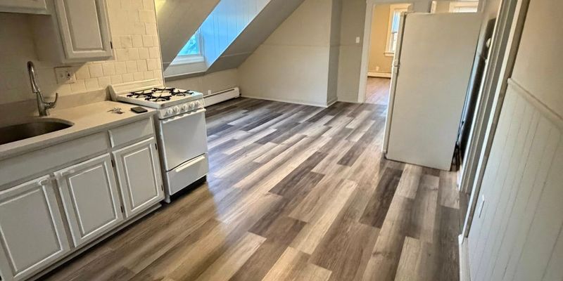 New Bedford Apartment: 161 Maxfield St
