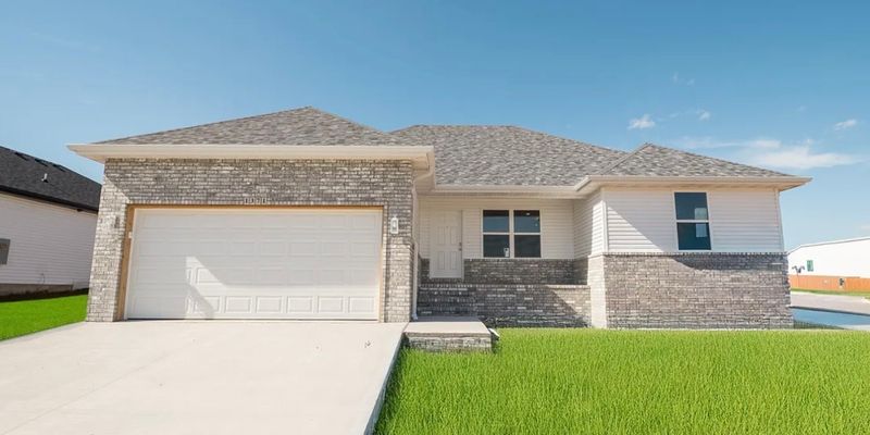 Republic House: 1371 E Macon St