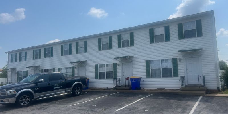 Bowling Green Apartment: 3260 Spring Hollow Ave