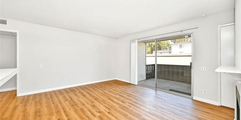 Santa Ana House: 2805 S Fairview St
