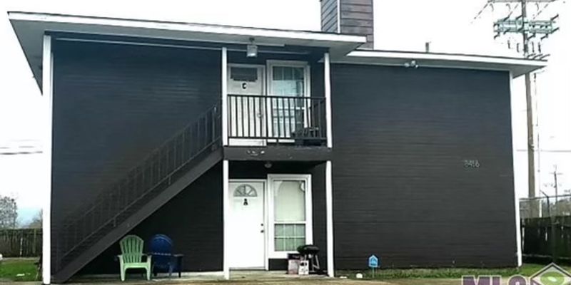 Baton Rouge Multiplex: 8456 Bayou Fountain Ave