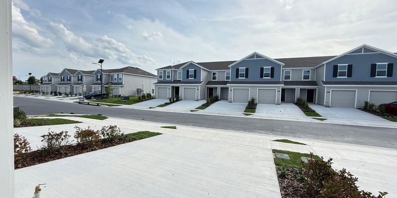 Davenport House: 837 Lynx St