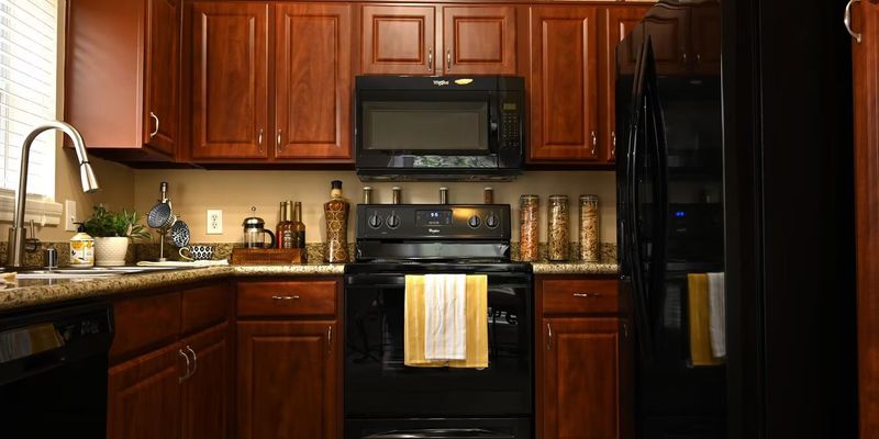 Houston Apartment: 14448 Philippine St