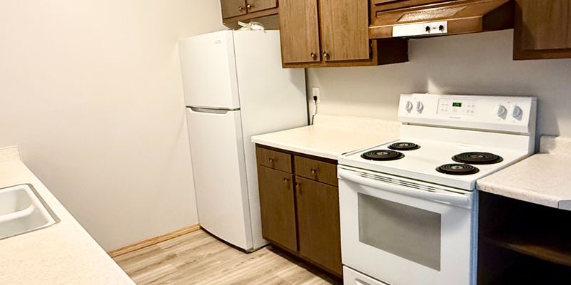 Kenosha Apartment: 1455-1465 Sheridan Rd