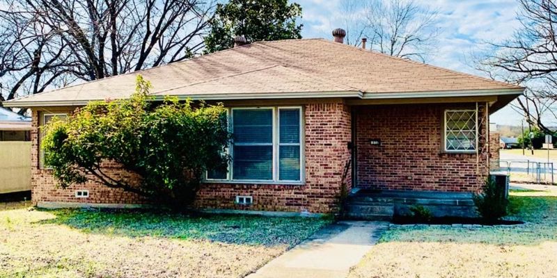 Sherman House: 226 Tolbert Avenue