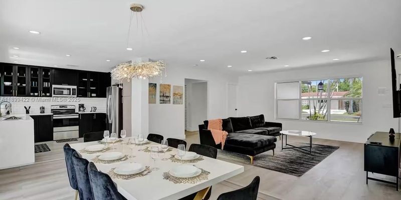 Hollywood House: 1244 Garfield St