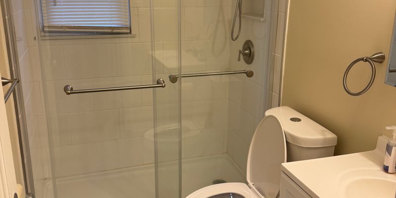 West Hartford Apartment: 877 Farmington Avenue