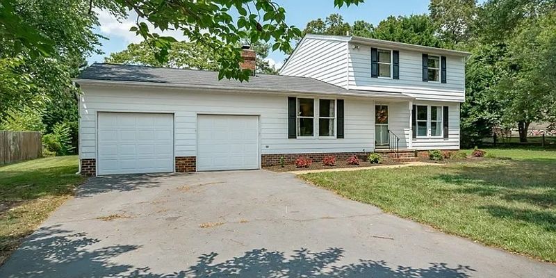 Mechanicsville House: 6326 Queens Lace Rd