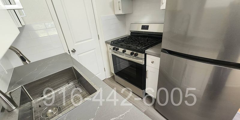 Sacramento Apartment: 2424 P St