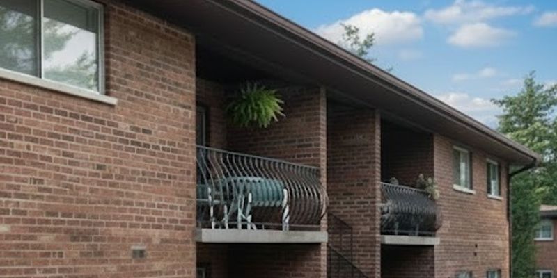 Cincinnati Apartment: 4647 Glenway Ave