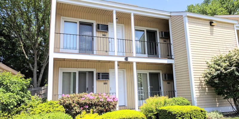 Dover House: 1002 Cocheco Ct