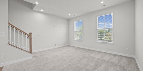 16-2833 Statesville Ave-16.jpg