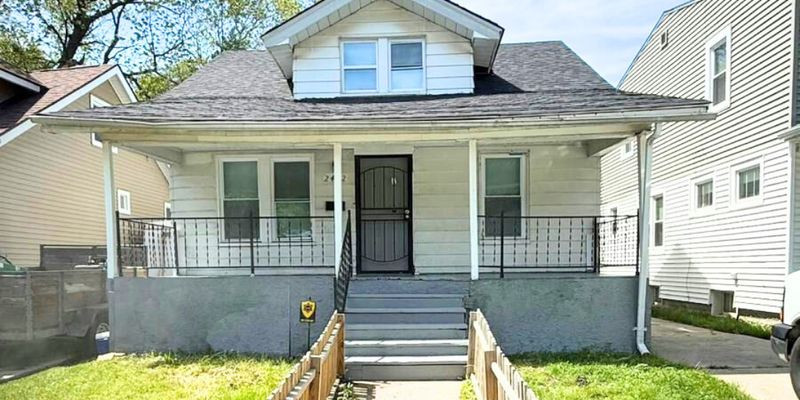 Detroit House: 2462 S Liddesdale St