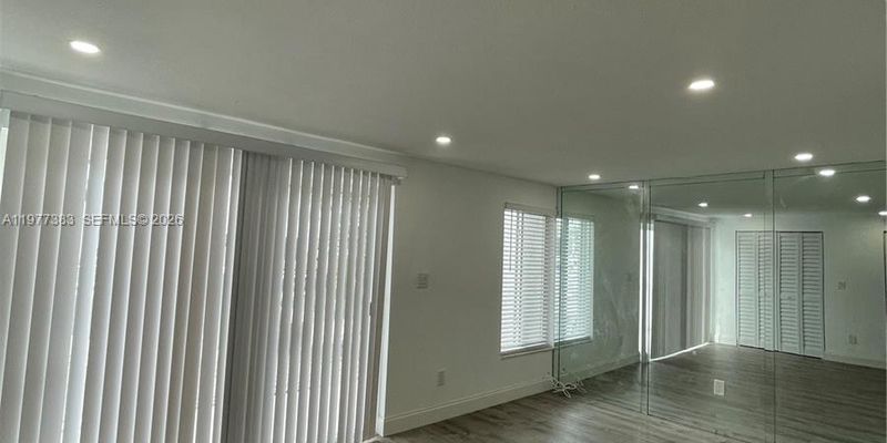 North Miami Beach Apartment: 3868 NE 169th St