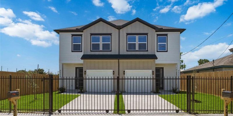 Houston House: 4630 Edfield St unit b
